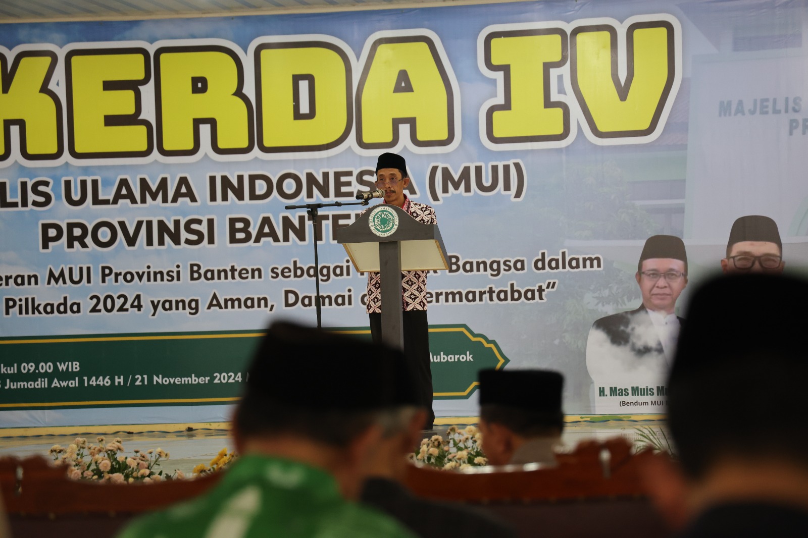 Pj Sekda Gaungkan Gerakan Maghrib Mengaji Penjabat Sekretaris Daerah Provinsi Banten Usman Asshiddiqi Qohara memberikan sambutannya pada Musyawarah Kerja Daerah (Mukerda) ke IV Majelis Ulama Indonesia (MUI) Provinsi Banten.