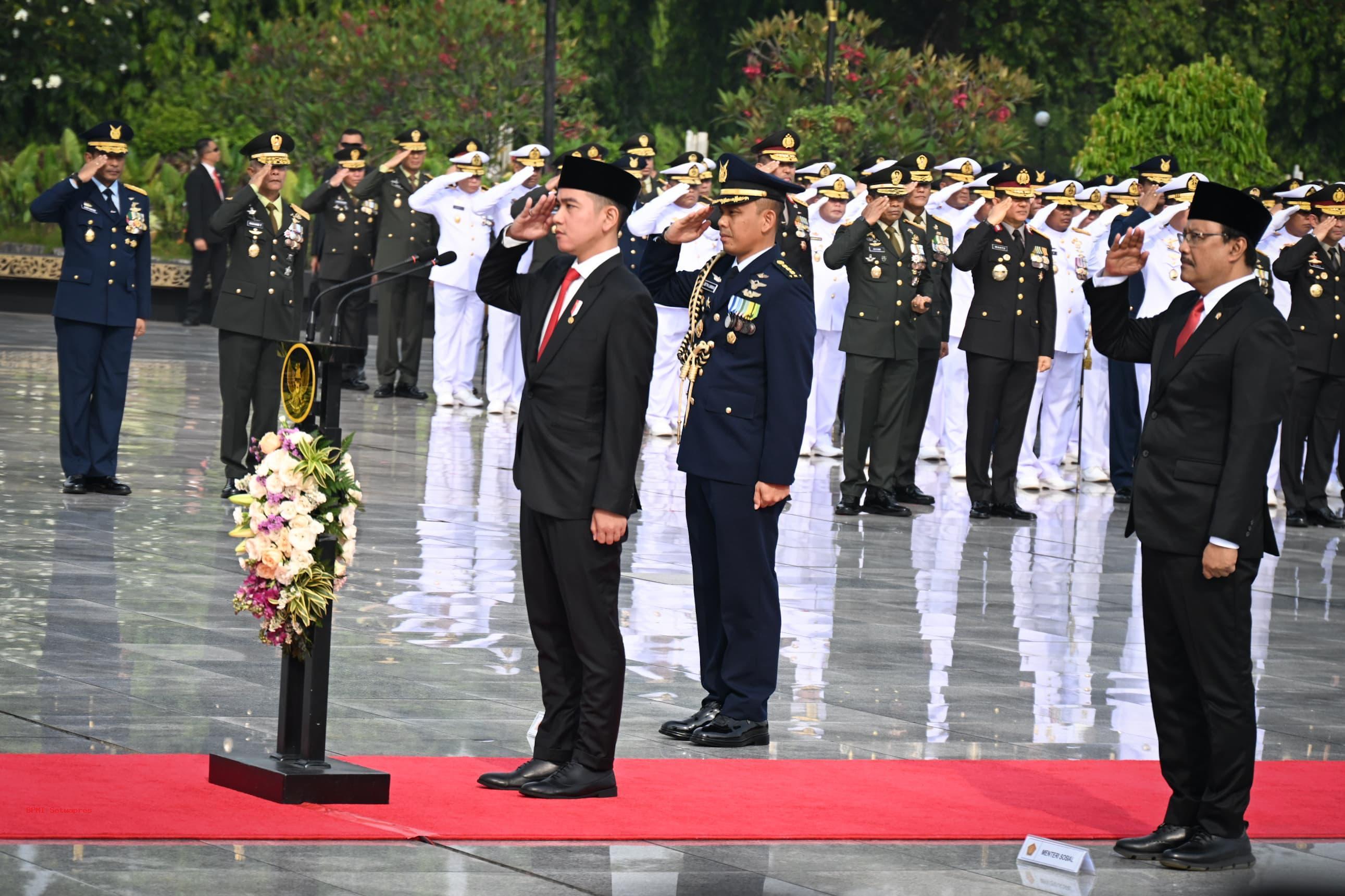 Wapres Gibran Pimpin Upacara Hari Pahlawan, Ditemani 9 Menteri Foto : Ist