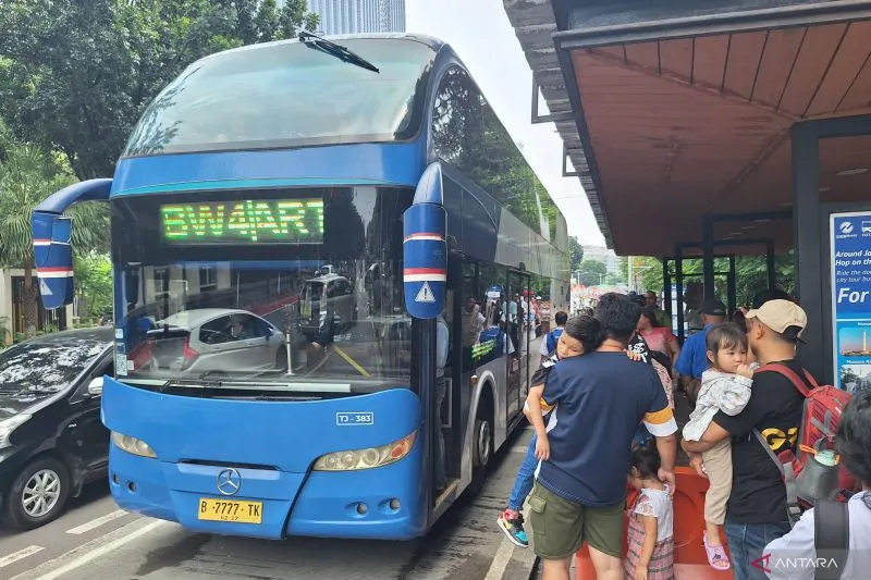 Awal Tahun Beban Ekonomi Masyarakat Membengkak Tarif Transjakarta Jangan Dulu Naik Foto : Ist