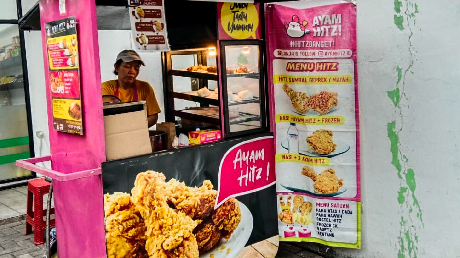 Ayam Hitz di Rawa Buntu Utara. (tangselpos.id/lim)