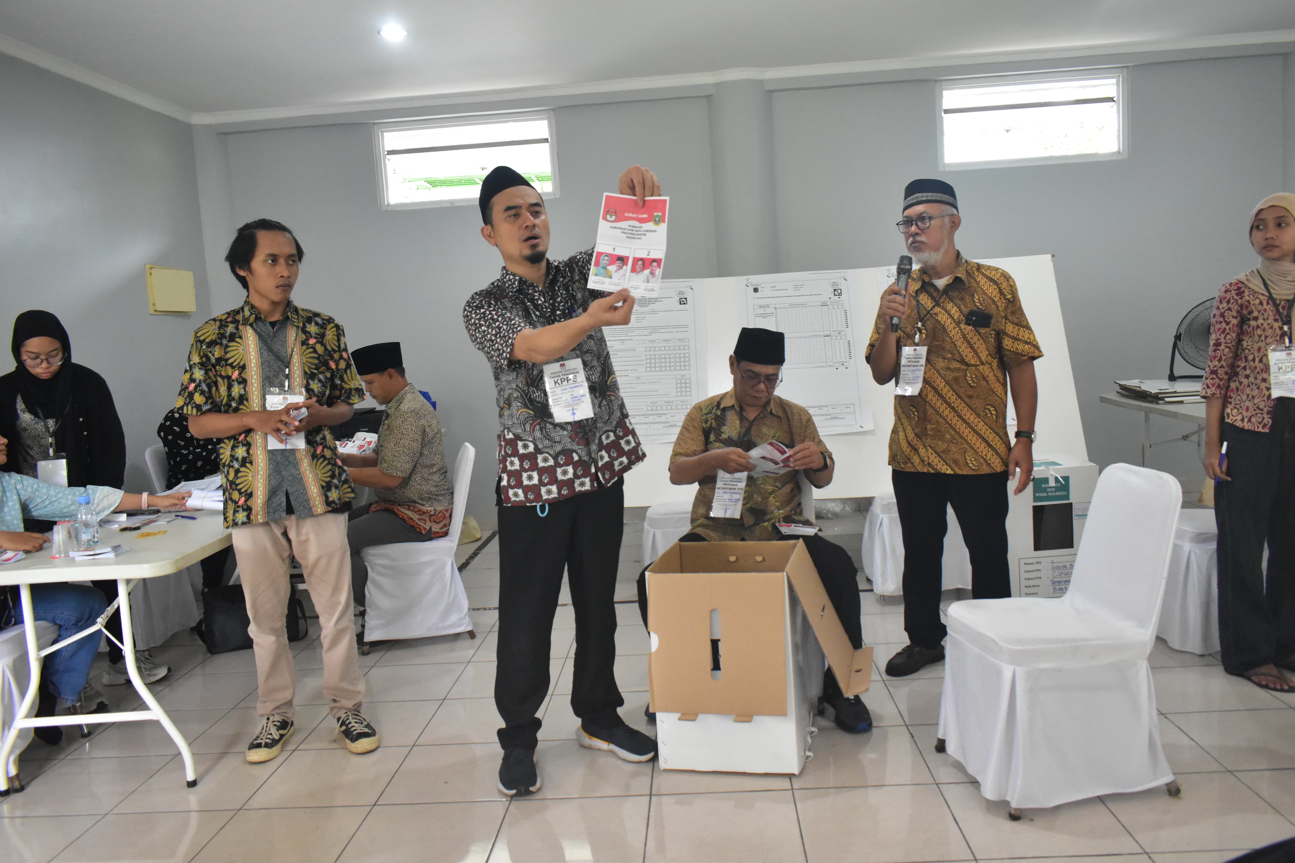 Gelar PSU di 2 TPS Wilayah Ciputat, KPU Tangsel Sebut Rekapitulasi Tingkat Kecamatan Segera Rampung Foto : Ist