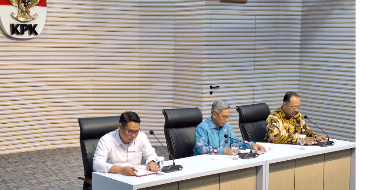 KPK: Sebagian Uang Suap untuk Wahyu Setiawan Berasal dari Hasto Ketua KPK Setyo Budianto (tengah) saat memberikan keterangan pers. Foto : Ist