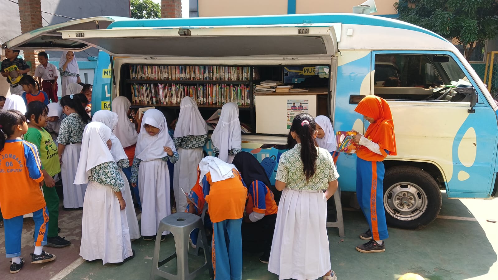 Maksimalkan Fungsi Perpustakaan, DPK Genjot Angka Minat Baca Masyarakat Tangsel Perpustakaan keliling atau Pusling. (Dok. DPK Tangsel)