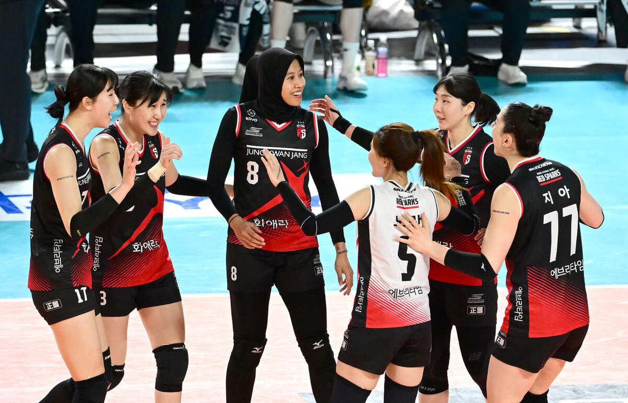 Megawati Tampil Menyala, Red Sparks Tundukan Pink Spiders 3-1 Megawati dan tim bolavoli Red Sparks. Foto : Ist
