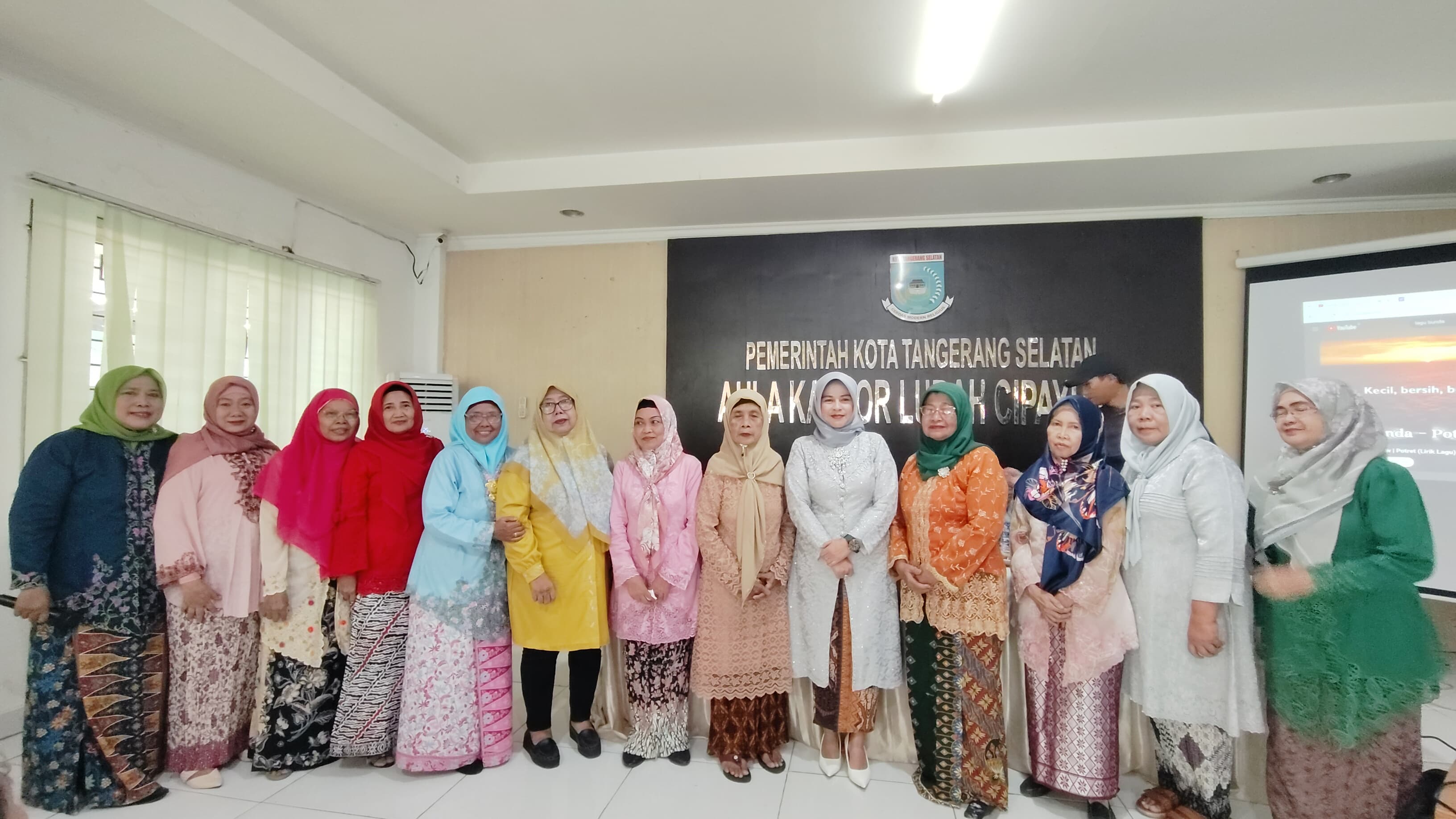 Peringati Hari Ibu, Emak-emak di Kelurahan Cipayung Diingatkan untuk Jaga Hidup Sehat Foto : Ist