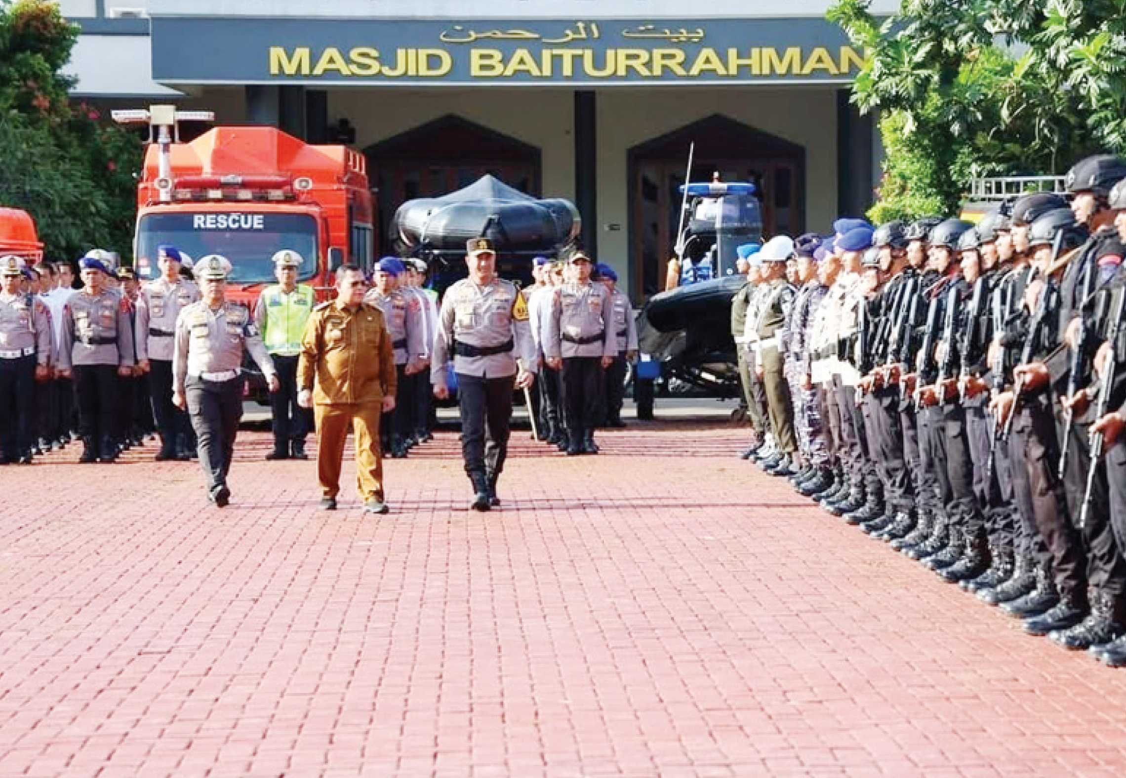 Polda Banten Bentuk Warung Bhabinkamtibmas Suasana Apel Gelar Pasukan Operasi Lilin Maung 2024 di Markas Besar Polisi (Mapolda) Banten Jl Syech Nawawi Al Bantani, Banjarsari, Cipocok Jaya, Kota Serang, Jumat (20/12).(yul)