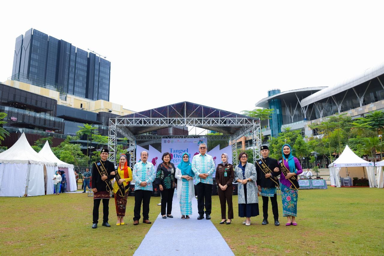 Potensi Anggrek Dari Tangsel Tembus Pasar Internasional ANGGREK. Wali Kota Tangsel, Benyamin Davnie jadikan anggrek sebagai identitas Tangsel, Rabu (4/12).