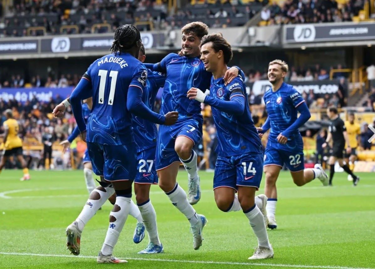 Chelsea Panaskan Papan Atas Liga Inggris 2025 Selebrasi skuad Chelsea. Foto : Ist