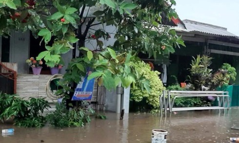 Hujan Deras, 5 Kecamatan di Kabupaten Tangerang Kebanjiran Banjir di Perumahan daerah Tigaraksa. Foto : Ist