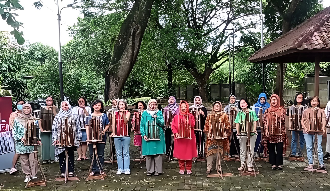 Komunitas Angklung Giri Svara yang berlokasi di Giri Loka 3, Serpong, Kota Tangerang Selatan. ( tangselpos.id/Dzikri