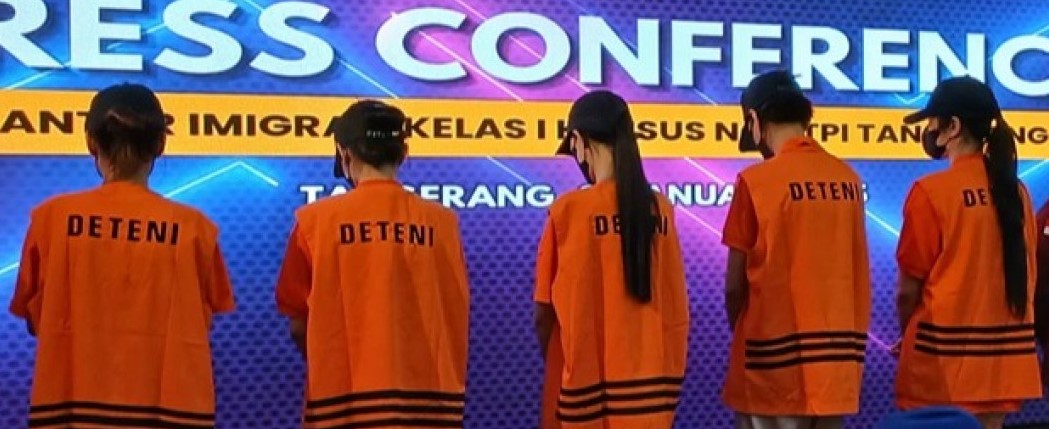 Wanita Pemandu Lagu WN Thailand di Tempat Hiburan Malam Tangerang Diamankan Foto : Ist