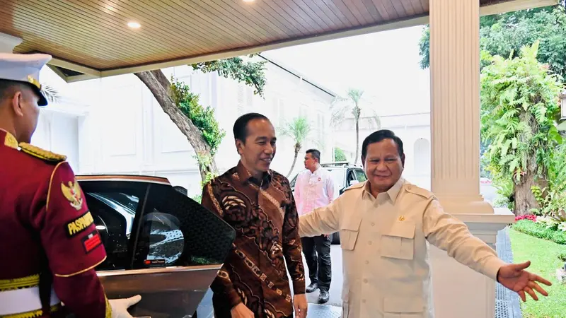 Golkar Senang Jokowi-Prabowo Makin Lengket Presiden Prabowi dan Mantan Presiden Jokowi pada acara bukber di Istana Rabu (26/3). Foto : Ist