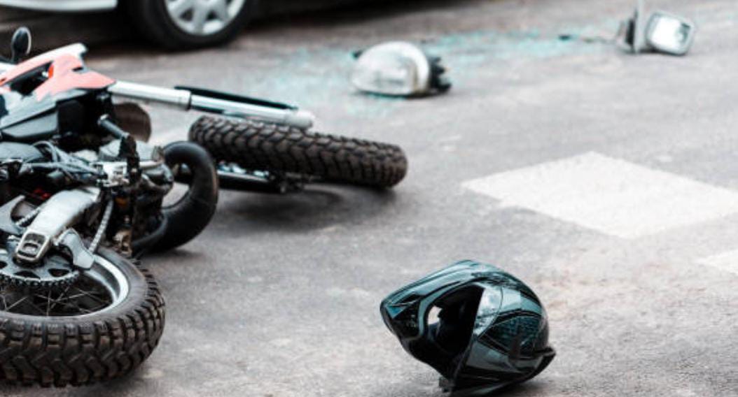 Mobil BMW Tabrak Motor di Tangerang, Ternyata Pengemudinya di Bawah Umur Foto : Ist