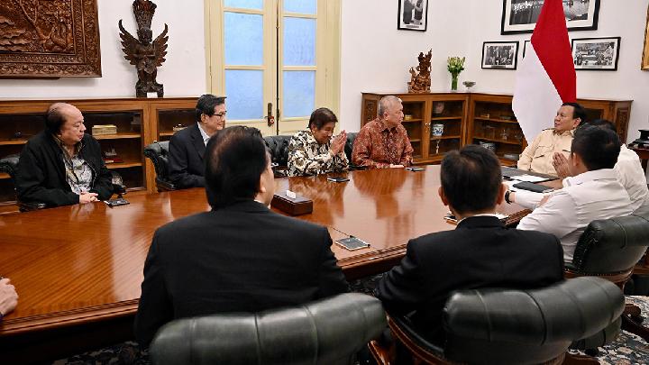 Presiden Prabowo Panggil 10 Konglomerat Di Istana Siang Ini Pertemuan Presiden Prabowo bersama Pengusaha pada Kamis 6 Maret 2025. Foto : Ist