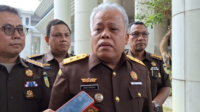 Geledah Rumah Hakim, Kejagung Temukan Uang Rp 5,5 M Di Bawah Kasur Kapuspenkum Kejagung Harli Siregar. Foto : Ist