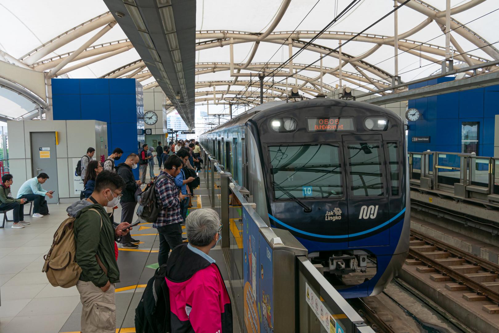 15 Golongan Warga Jakarta Bisa Naik Transportasi Umum Gratis Lho, Begini Caranya Kereta MRT. Foto : Ist