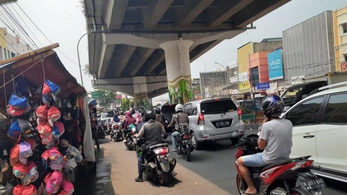 200 Pengendara Terjaring Operasi Tilang Elektronik Lawan Arus di Flyover Ciputat Ilustrasi. Foto : Ist