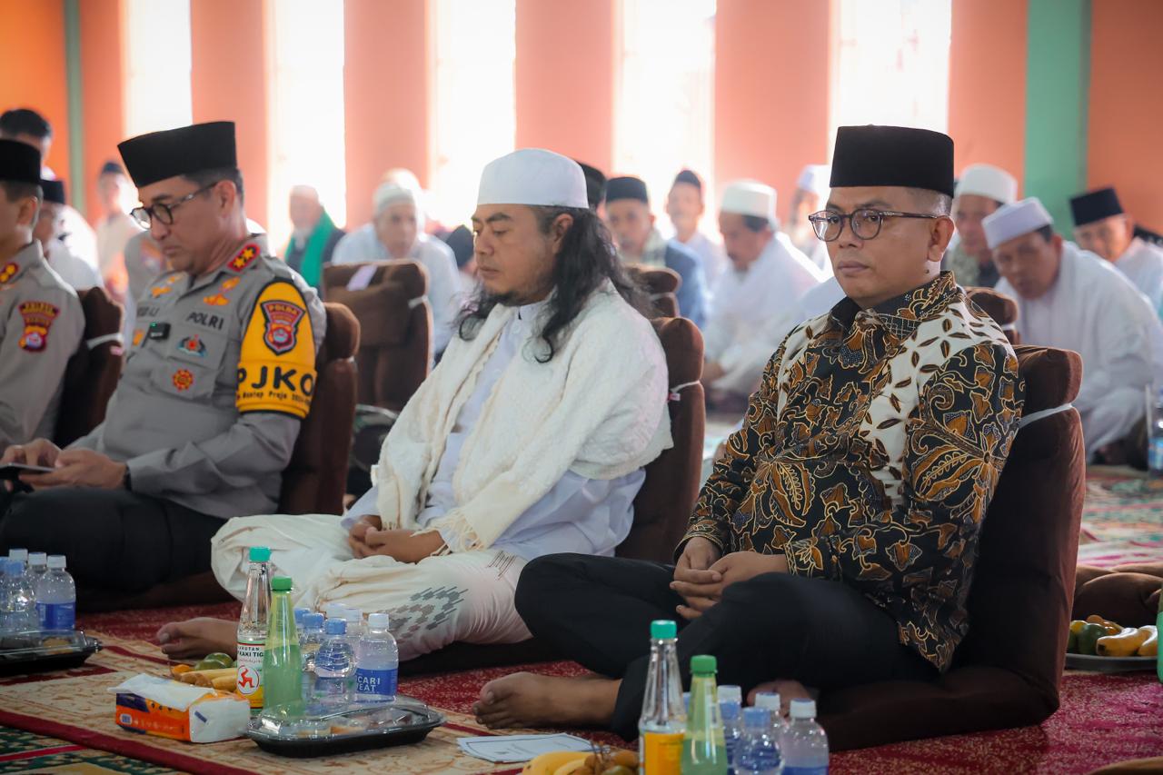 Andra Soni Ajak Masyarakat Teladani Para Ulama Foto : Humas Pemprov