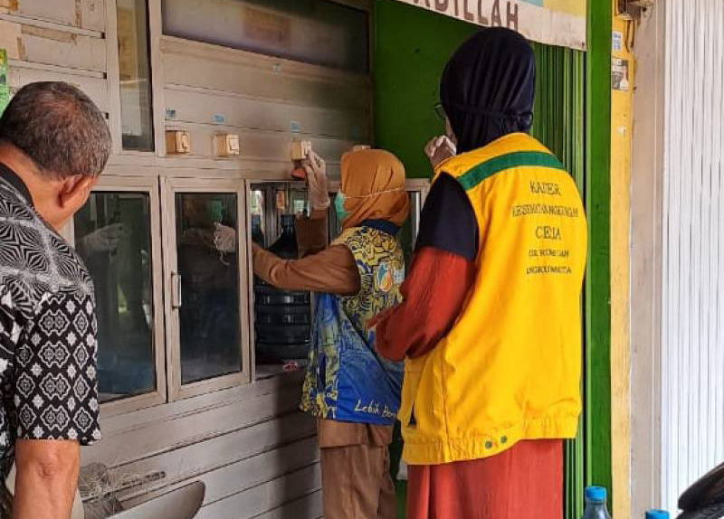 Dinkes Perketat Pengawasan Depot Air Minum Petugas Dinas Kesehatan (Dinkes) Kota Tangerang tengah melakukan pengawasan terhadap depot air minum yang ada di 13 kecamatan Kota Tangerang.