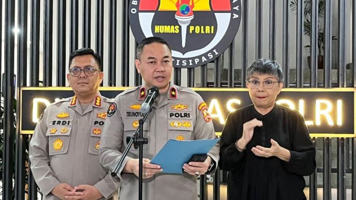 Golkar Dukung Polri Terkait Penangguhan Penahanan Mahasiswa ITB Dugaan Pelanggaran UU ITE Karo Penmas Divisi Humas Polri Brigjen Trunoyudo Wisnu Andiko saat k9nferensi pers. Foto : Ist