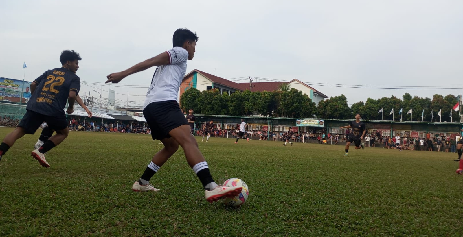 GS Castuba Tak Pasang Target, H Dobo: Seperti Air Mengalir Saja Junior Haqi alias Iyong, pemain baru GS Castuba lebih banyak bermain individu. (ist)