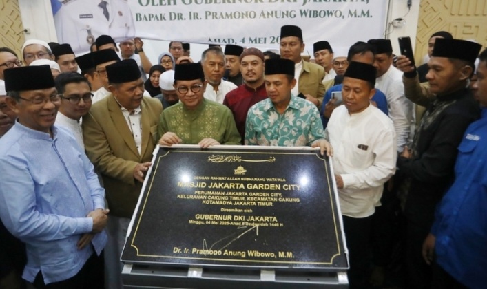 Gubernur Pramono Anung Resmikan Masjid Di Kawasan Hunian Jakarta Garden City Foto : Ist