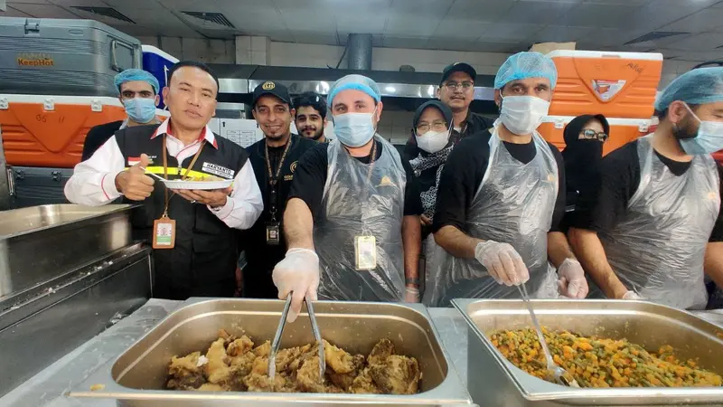 Jemaah Haji Indonesia Dimanjakan Dengan Makanan Nusantara Dapur masakan Indonesia di Pangeran Nayef Bin Abdulaziz. Foto : Ist