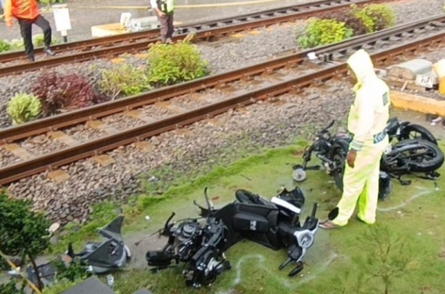 KA Malioboro Ekspres Menabrak 7 Sepeda Motor 4 Orang Tewas Foto : Ist