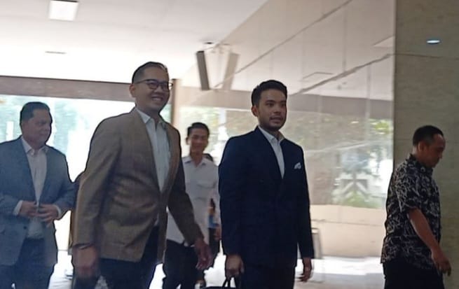 Keluarga Jokowi Serahkan Ijazah Asli Ke Bareskrim Polri Untuk Diuji Labfor Foto : Istimewa