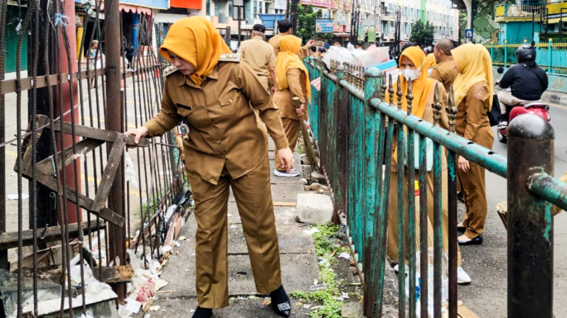 Menata kawasan Pasar Ciputat menjadi lebih bersih dan nyaman. (Ist)