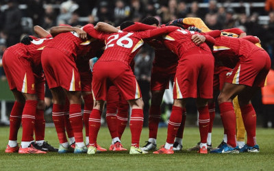 Mesti Tumbang, Liverpool Tetap Dipuncak Liga Inggris Selebrasi skuad Liverpool. Foto : Ist