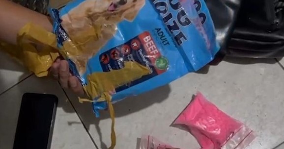 Pengedar Narkotika di Jakut Diamankan, Ribuan Ekstasi Dikamuflase Jadi Makanan Anjing Foto : Ist
