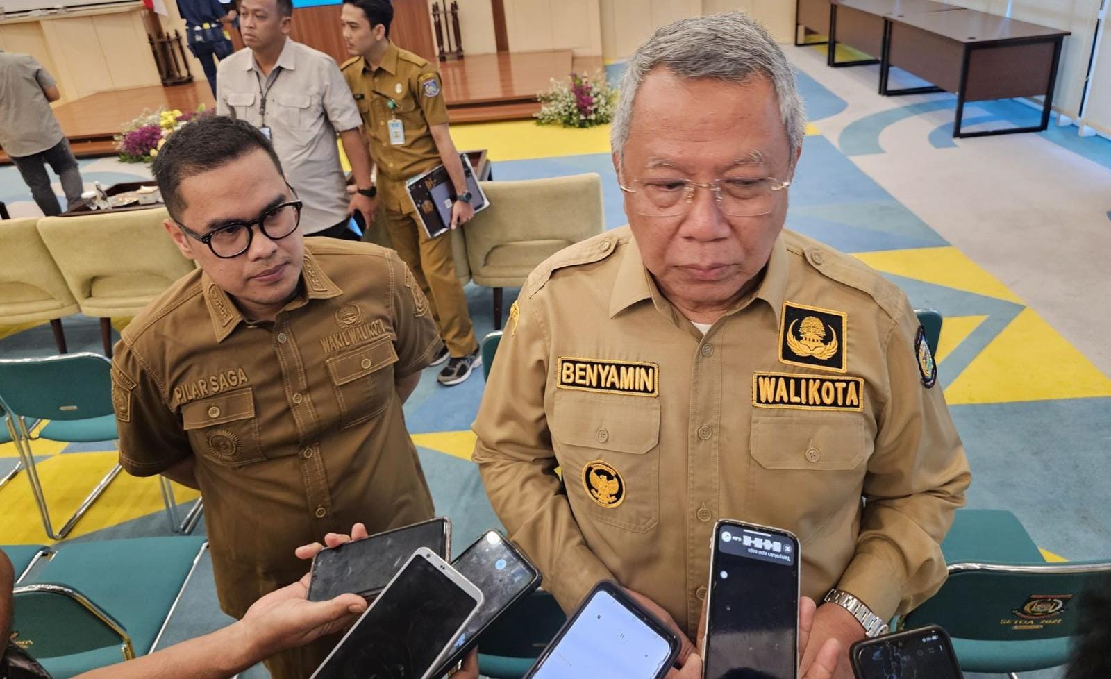 Serapan Anggaran Triwulan II Hanya 22% Wali Kota dan Wakil Wali Kota Tangsel, Benyamin Davnie-Pilar Saga Ichsan saat diwawancarai di Puspemkot Tangsel, Senin (5/5)