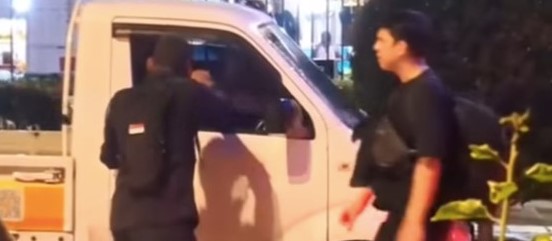 Viral! Petugas Keamanan di GBK Pukuli Sopir Pikap, Langsung Dipecat Foto : Ist