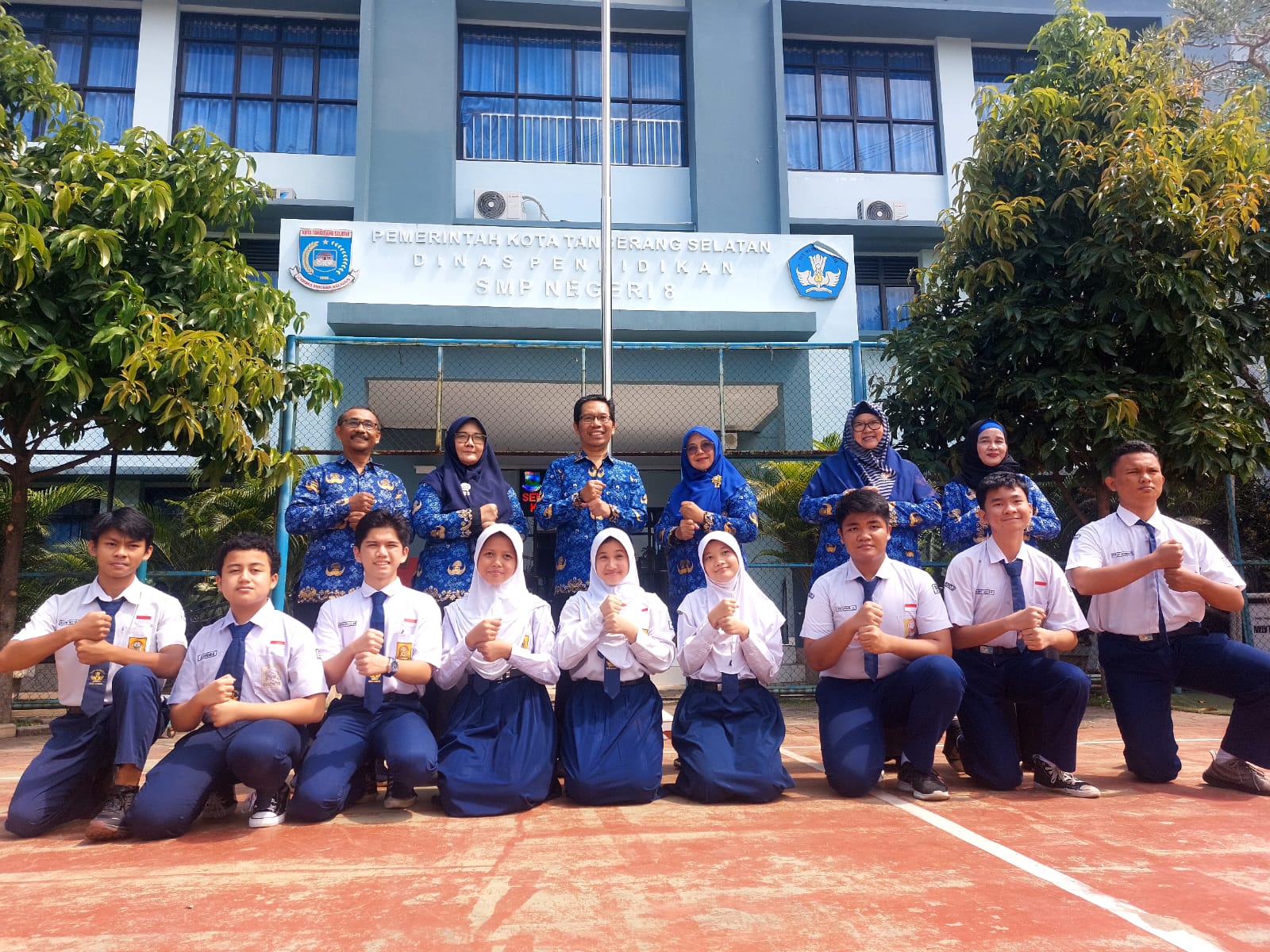 9 Lulusan SMPN 8 Tangsel Diterima di Sederet Sekolah Unggulan Lulusan SMPN 8 Kota Tangerang Selatan (Tangsel) berhasil diterima di sejumlah sekolah unggulan. (Ist)