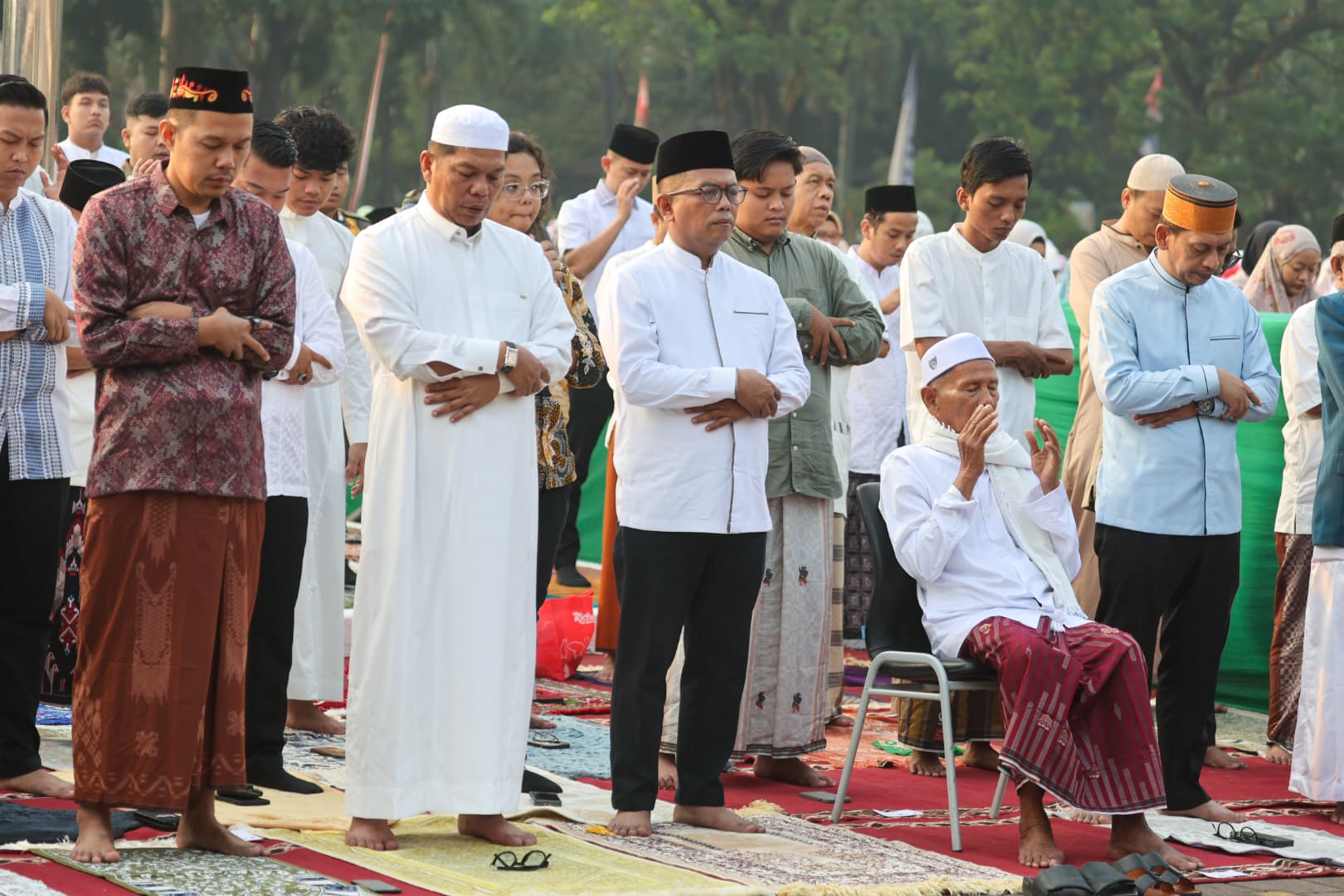 Andra Soni Ajak Masyarakat Doakan Jemaah Haji Foto : Humas Pemprov