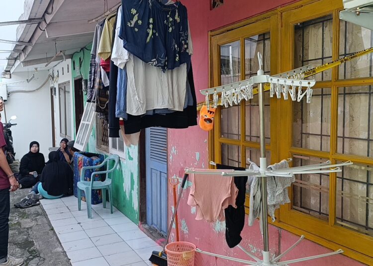 Barang Bukti Pisau Diamankan dari TKP Suami Bunuh Istri di Pondok Ranji TKP di Jalan Rusa IV, Pondok Ranji, Ciputat Timur. Foto : Ist