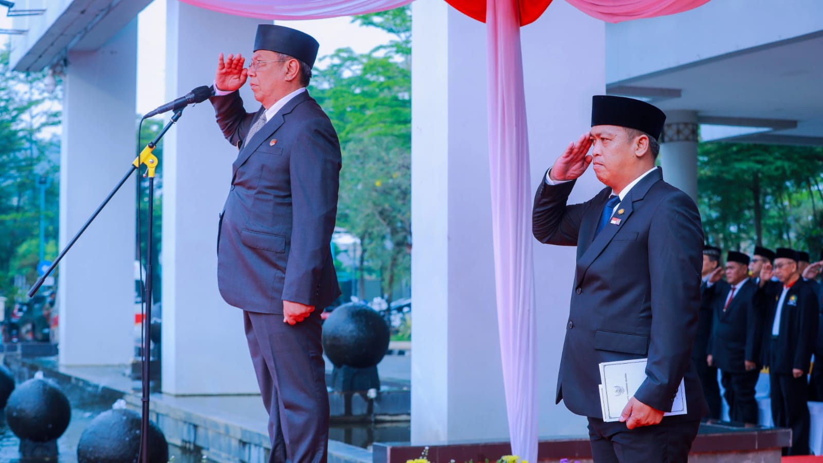 Wali Kota Tangsel, Benyamin Davnie dalam upacara peringatan Hari Lahir Pancasila di Puspemkot Tangsel, Senin (2/6)
