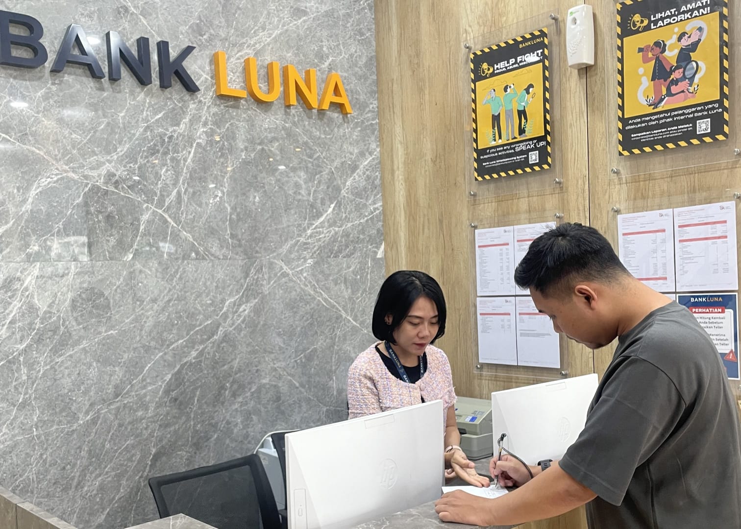 Bukti Kinerja Solid, Laba Bank Luna Meroket 62,64% di Mei 2025 PT BPR Luna Sinar Indonesia (Bank Luna) membukukan total laba bersih sebesar Rp4 miliar per Mei 2025 atau bertumbuh sebesar 62.64% secara tahunan (YoY) dari Rp2,4 miliar pada Mei 2024. Foto : Ist