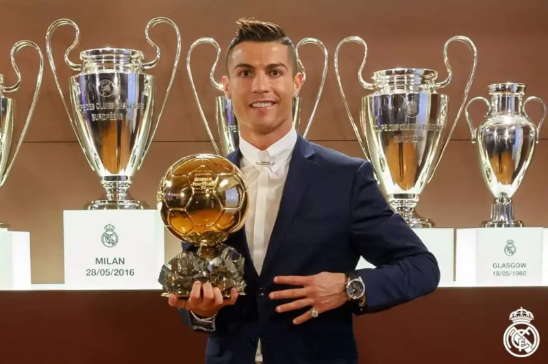 Cristiano Ronaldo Sudah Kehilangan Taji Bahas Ballon d’Or Cristiano Ronaldo dan piala Ballon d’Or. Foto : Ist