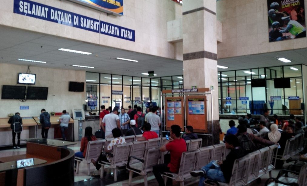 Dalam Rangka HUT DKI 498, Pemprov Hapus Denda Pajak Kendaraan Bermotor Kantor Samsat. Foto : Ist