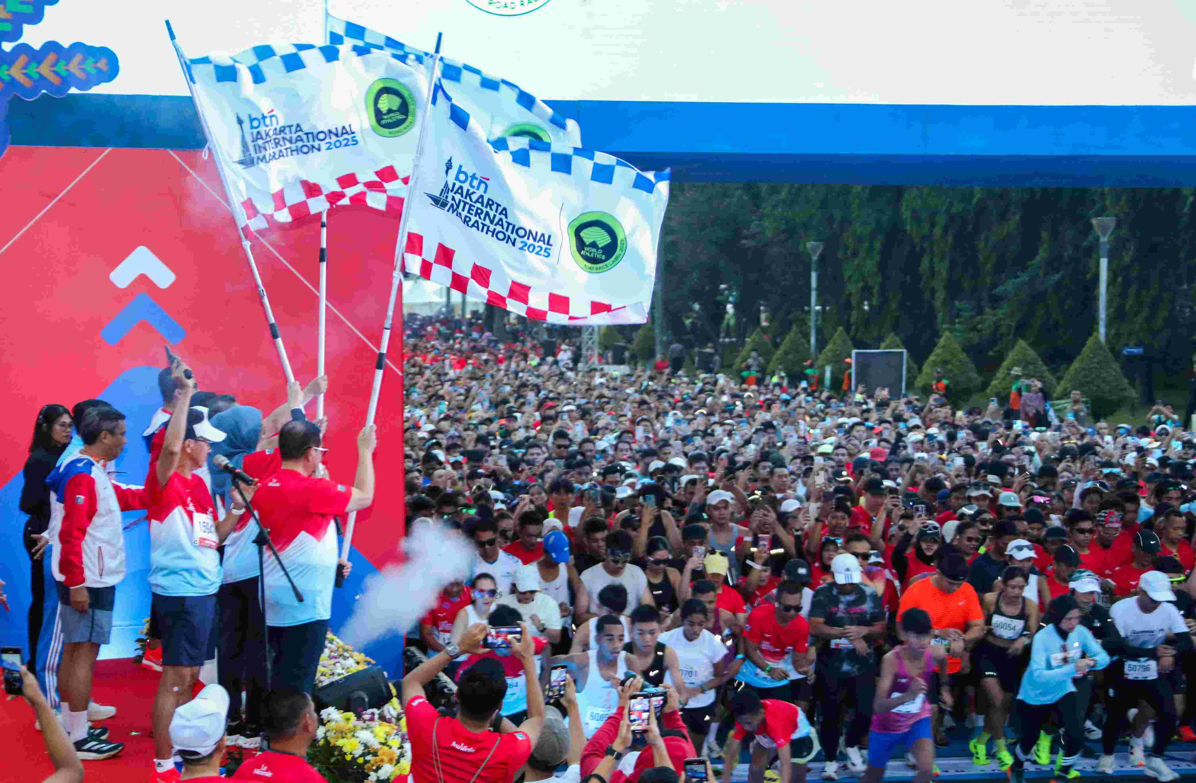 Diikuti 31 Ribu Pelari Dari 51 Negara, BTN Sukses Gelar Marathon Kelas Dunia BTN sukses gelar Marathon diikuti 31ribu peserta dari 51 negara. Foto ; Ist