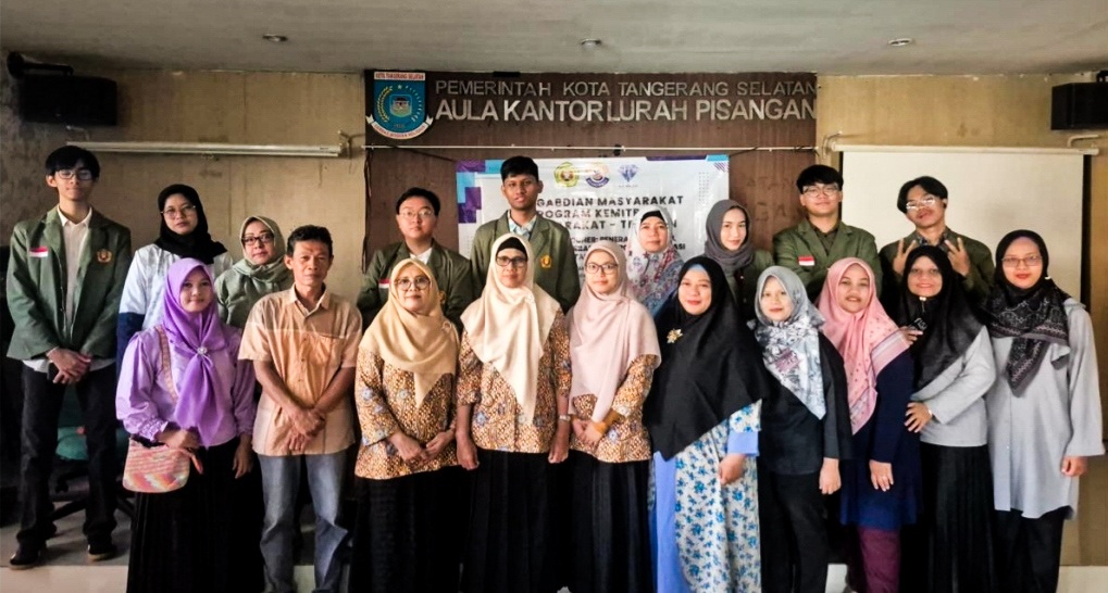 Dosen FEB UPN Veteran Jakarta Dorong Digitalisasi UMKM KSU Berlian di Pisangan Penerapan Digital Bisnis Halal Berbasis Android digelar pada Senin (15/6/2025) di Aula Kantor Kelurahan Pisangan, Ciputat Timur, Tangsel. (tangselpos.id/lim)