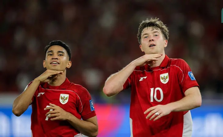 Ole Romeny (kanan) pencetak gol untuk Timnas.    Foto : Ist