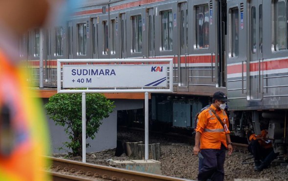 Jalur Pelintasan Sebidang Stasiun Sudimara Ditutup pada Malam Hari Foto : Ist