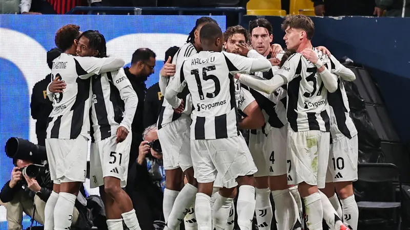 Selebrasi skuad Juventus usai menang 5-0 dari An Ain. Foto : Ist