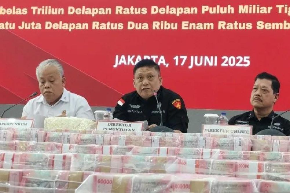 Kejagung Sita Uang Rp 11.88 T Hasil Dari Kasus Minyak Sawit Mentah Konferensi pers di Gedung Bundar, Kejagung. Foto : Ist