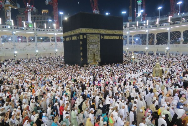 Masjidil Haram Padat, Jemaah Pilih Istirahat Dulu di Hotel Suasana di Masjidil Haram. Foto : Ist