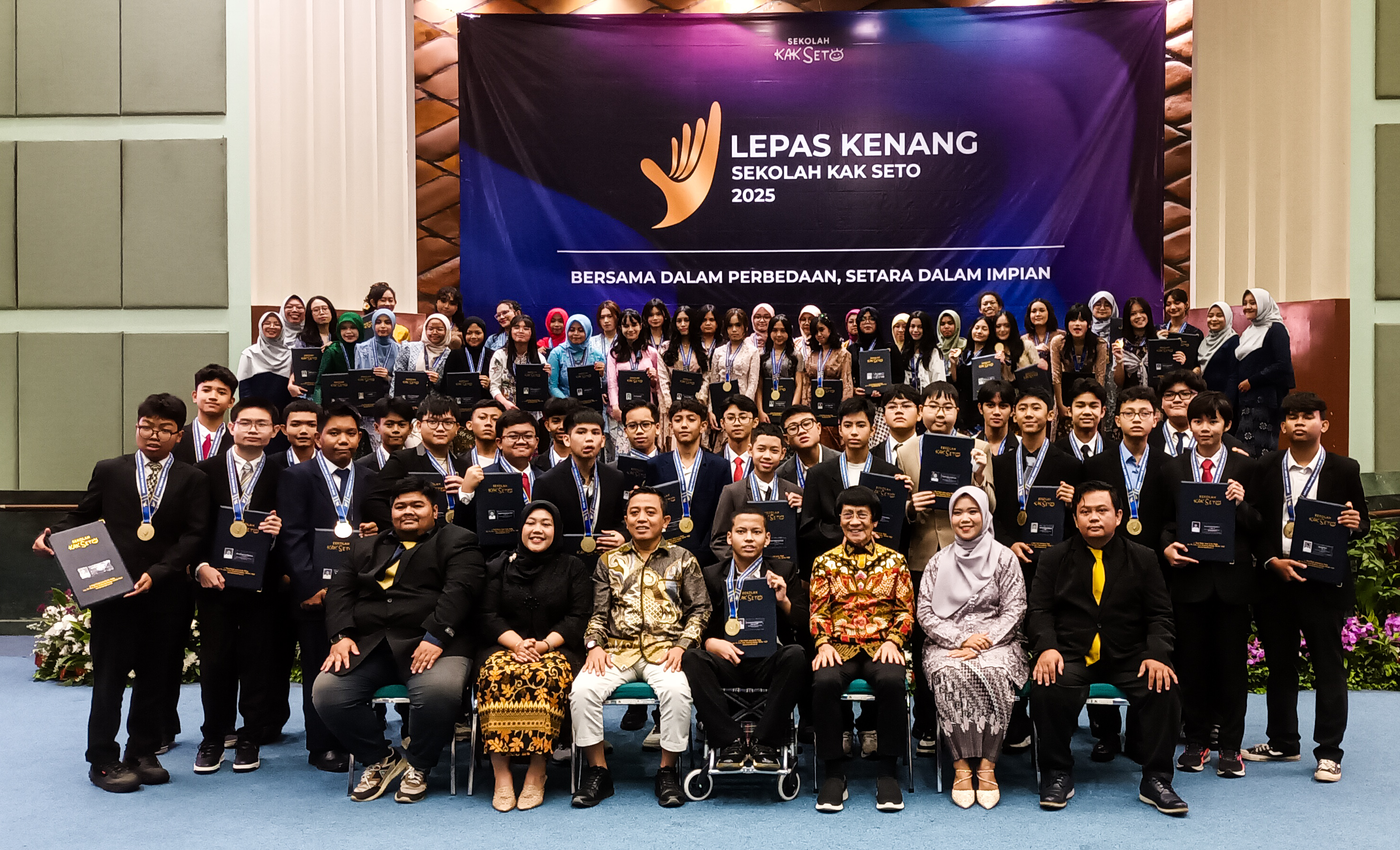 Meriah, Lepas Kenang Sekolah Kak Seto : Lulusan Berprestasi Siap Menuju Masa Depan Gemilang Lepas Kenang Sekolah Kak Seto di Gedung Graha Widya Bhakti, Kawasan PUSPITEK, Serpong, Tangerang Selatan, Kamis (26/6/2025). (tangselpos.id/lim)