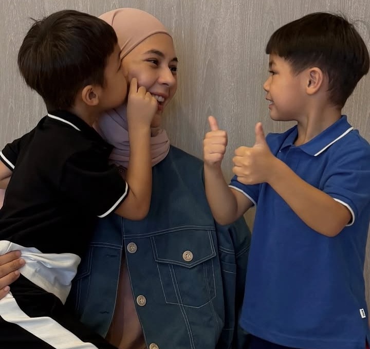 Paula Verhoeven Berbesar Hati Serta Pasrah, Lepas Hak Asuh Anak Paula Verhoeven bersama ke 2 anaknya. Foto : Ist